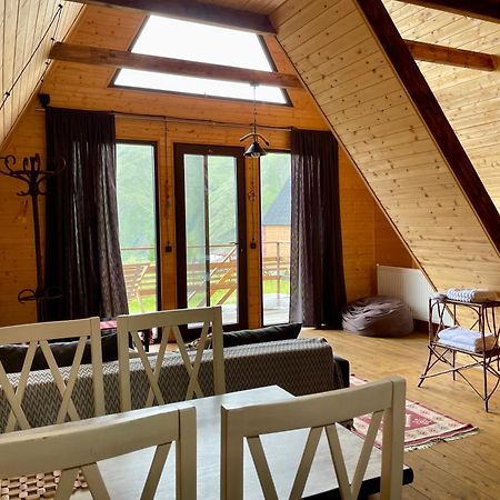 Aura Cottages Kazbegi Ngoại thất bức ảnh