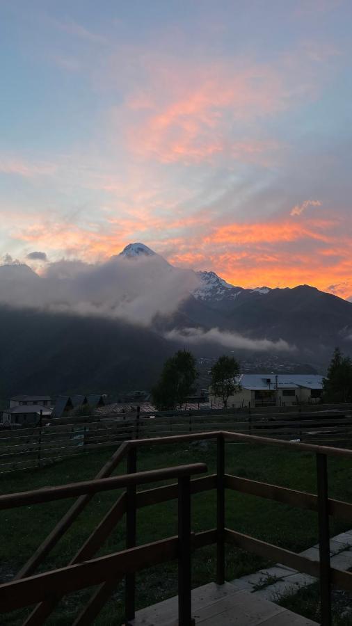 Aura Cottages Kazbegi Ngoại thất bức ảnh