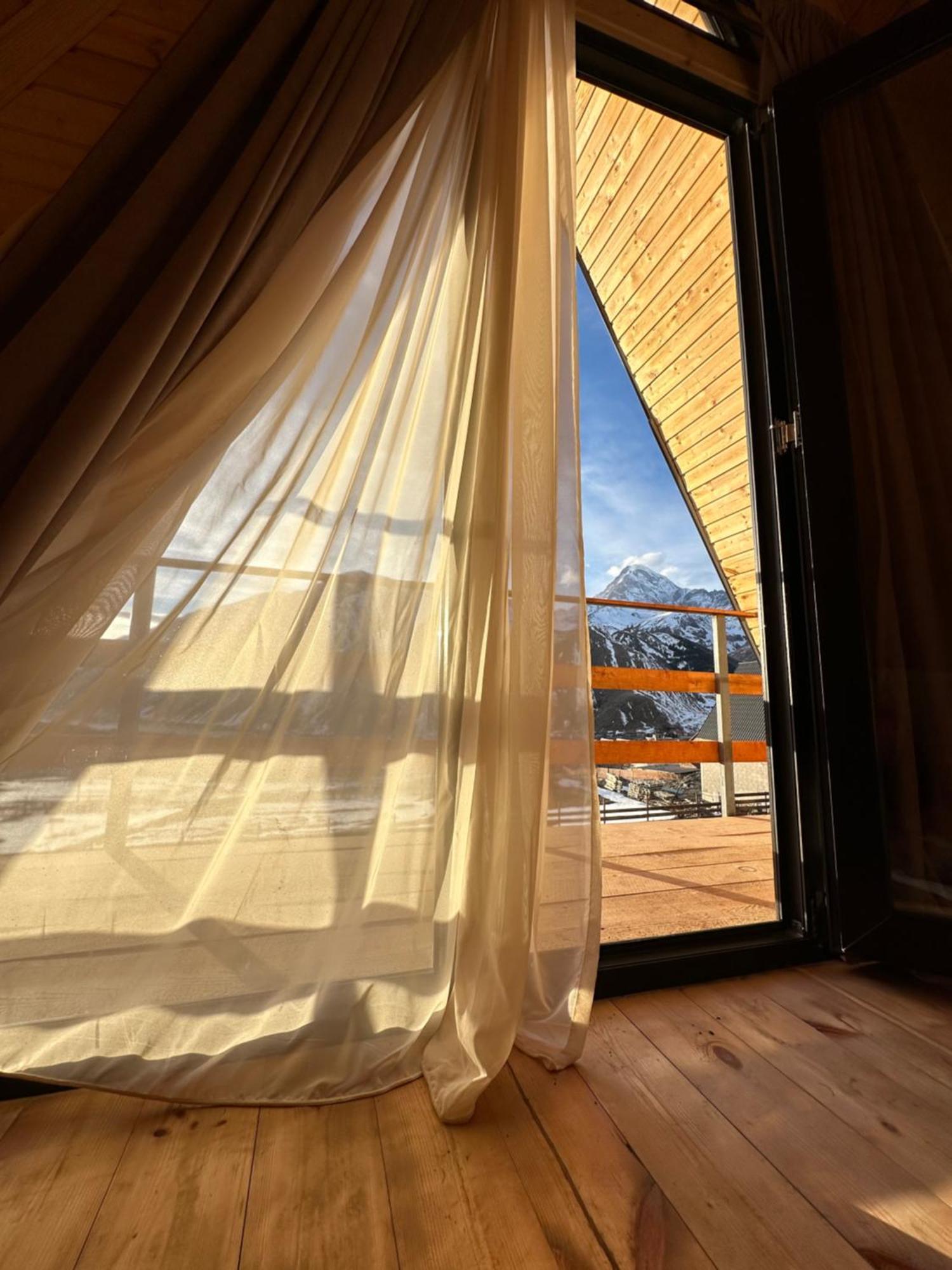 Aura Cottages Kazbegi Ngoại thất bức ảnh