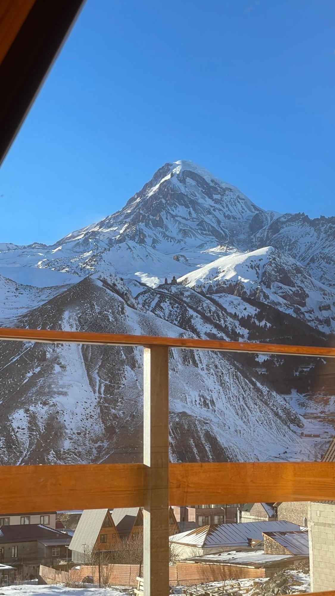 Aura Cottages Kazbegi Ngoại thất bức ảnh