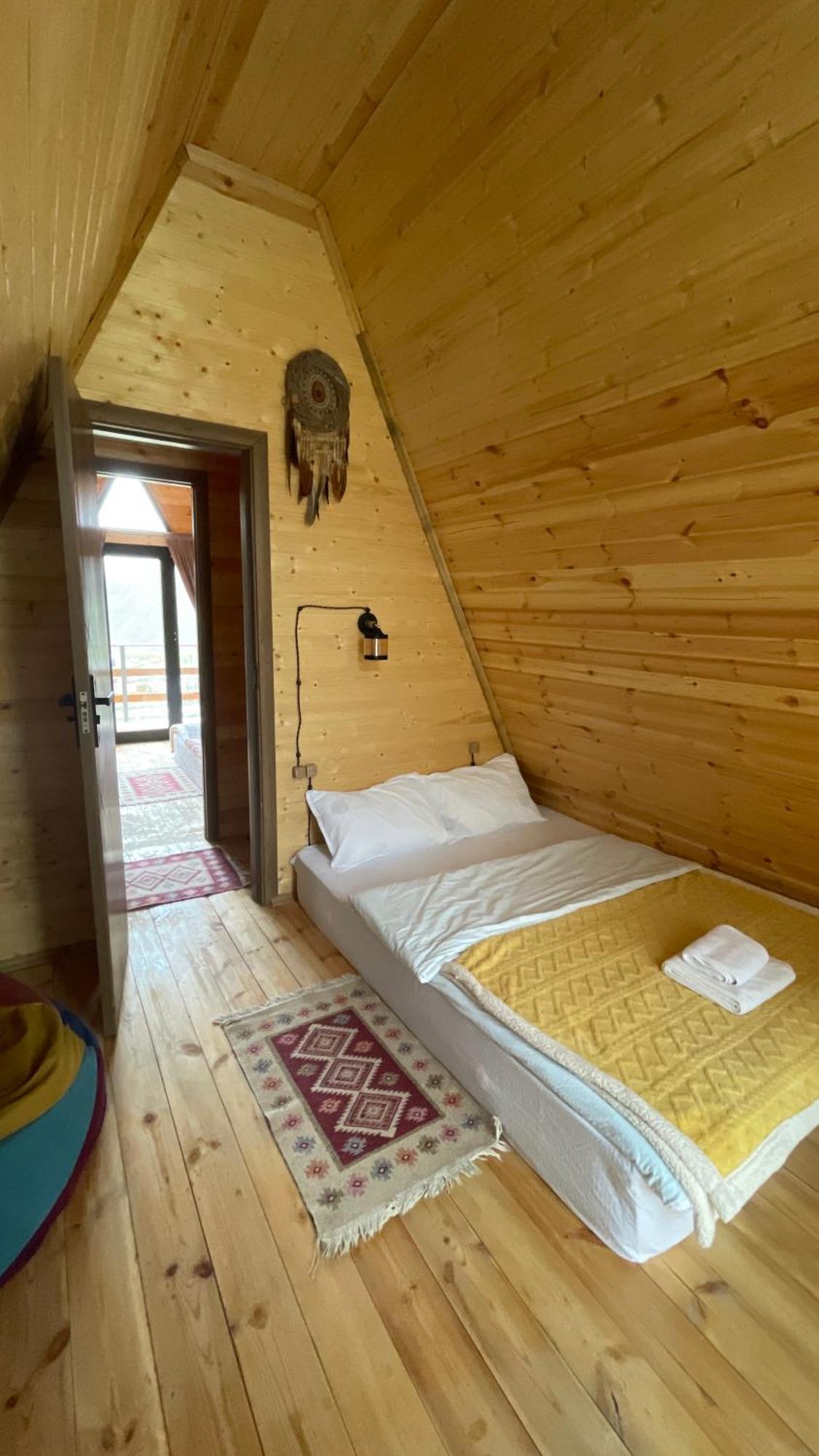 Aura Cottages Kazbegi Ngoại thất bức ảnh