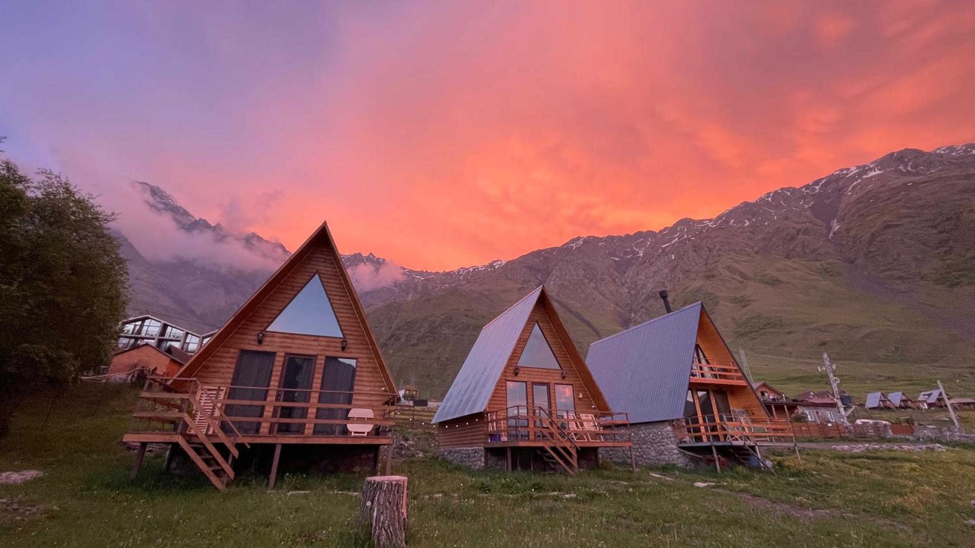 Aura Cottages Kazbegi Ngoại thất bức ảnh