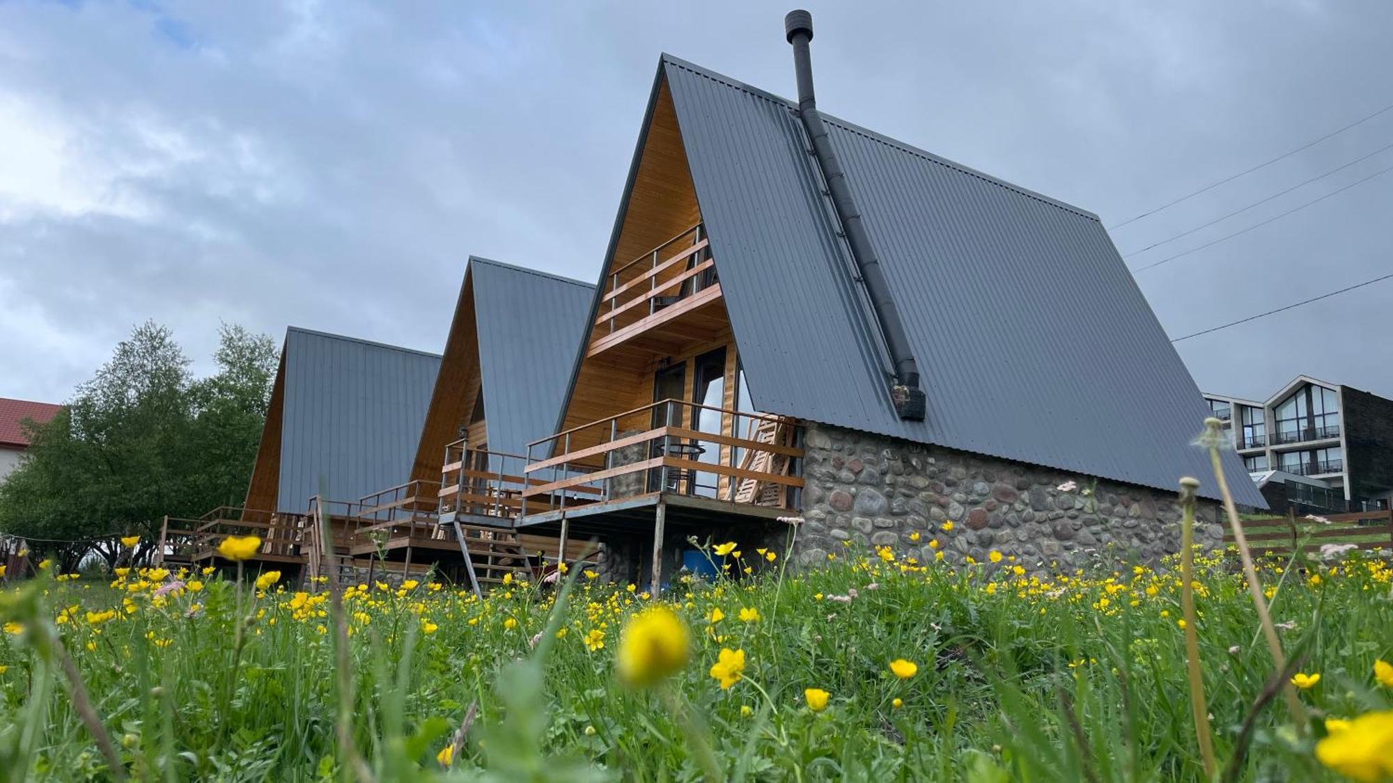 Aura Cottages Kazbegi Ngoại thất bức ảnh