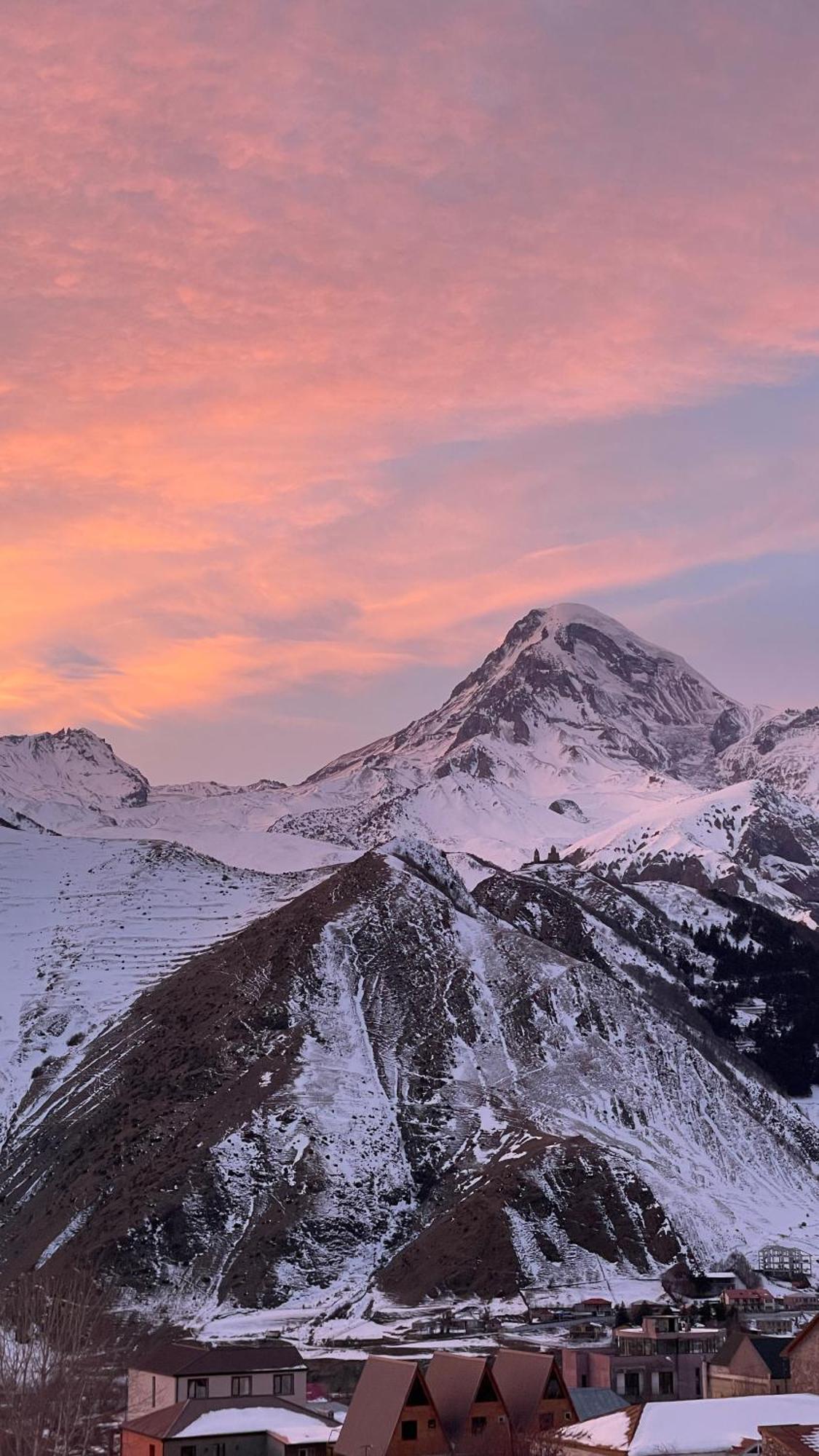 Aura Cottages Kazbegi Ngoại thất bức ảnh