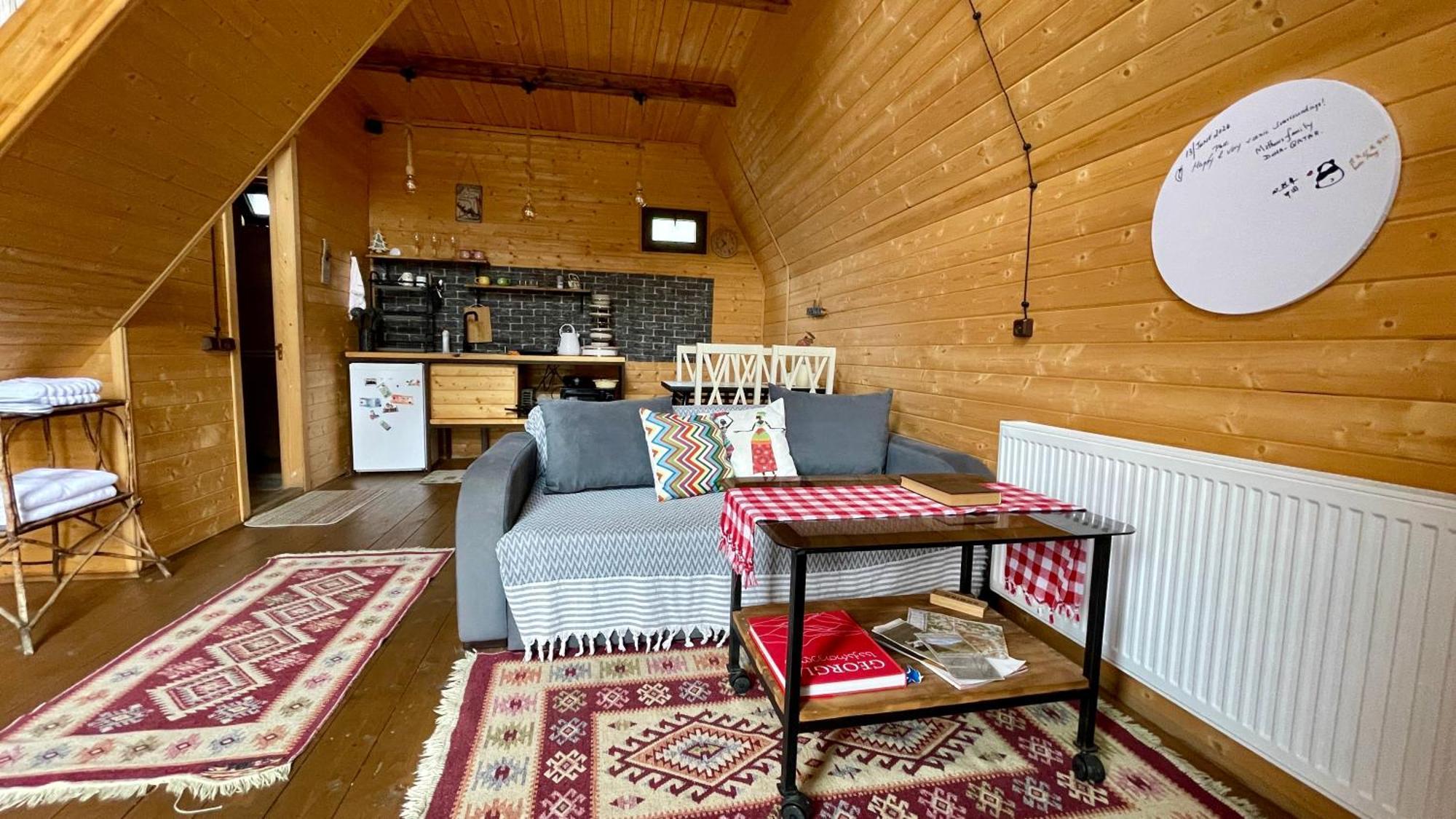 Aura Cottages Kazbegi Ngoại thất bức ảnh