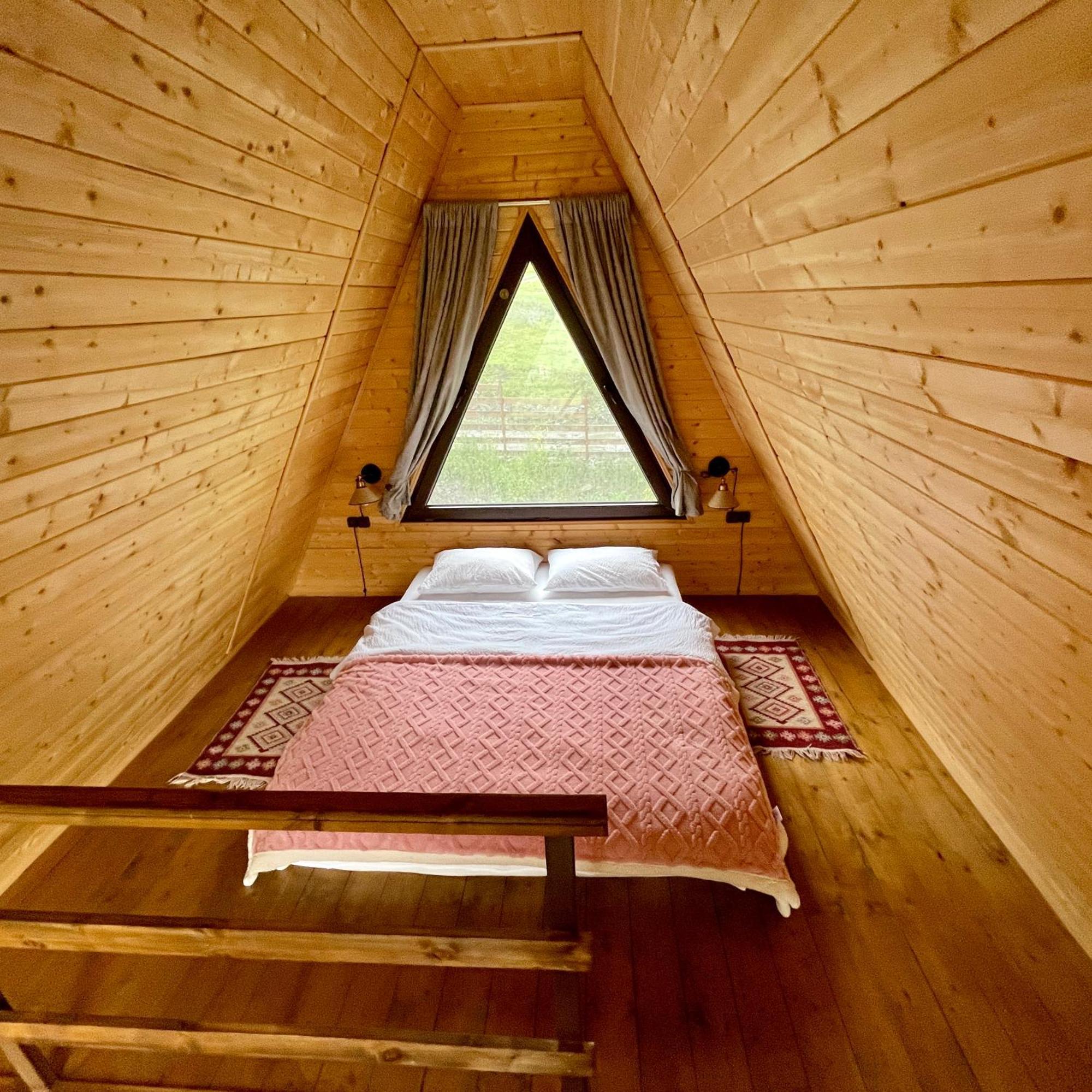 Aura Cottages Kazbegi Ngoại thất bức ảnh